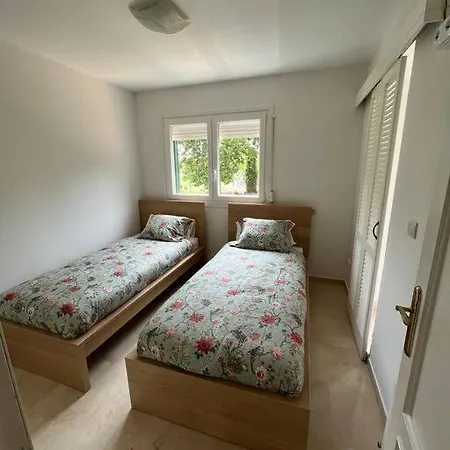 Apartamento Con Jardin En Entrepinos By Insidehome